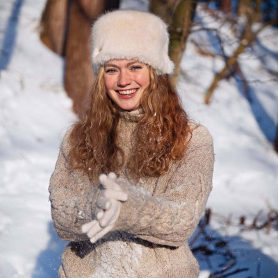 Meko krzno, topla zima! Spremna za minuse? ❄️ Barts Josh Hat – potpuno prekrivena mekim vještačkim krznom i obložena flisom, savršena za hladne dane i još bolji izgled u četiri dostupne boje. ✨
P.S. Spremi se za pitanja: 'Gdje si je kupila?'

#winterdays #snow #bartsamsterdam #winteraccessories #zima #musthave #intersportbh #usrcusporta